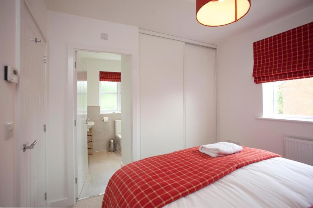 Dbs Serviced Apartments - The Mews Castle Donington Exterior photo