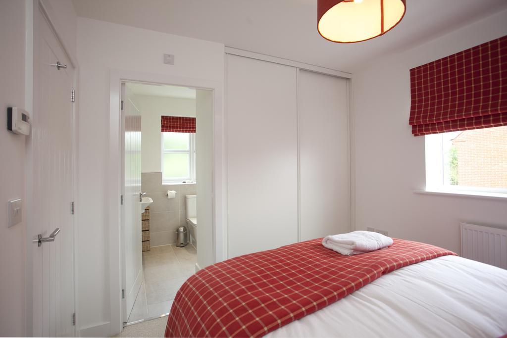 Dbs Serviced Apartments - The Mews Castle Donington Exterior photo
